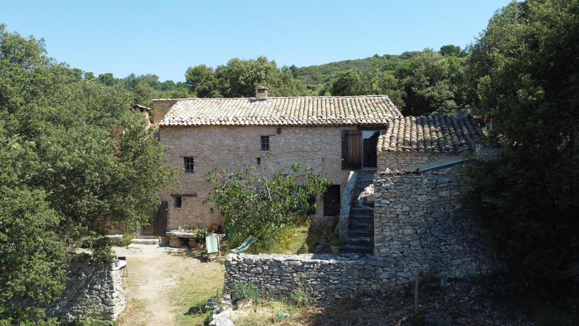 Hotel Le Jas Des Aiguiers Saint-Saturnin-lès-Apt Exterior foto